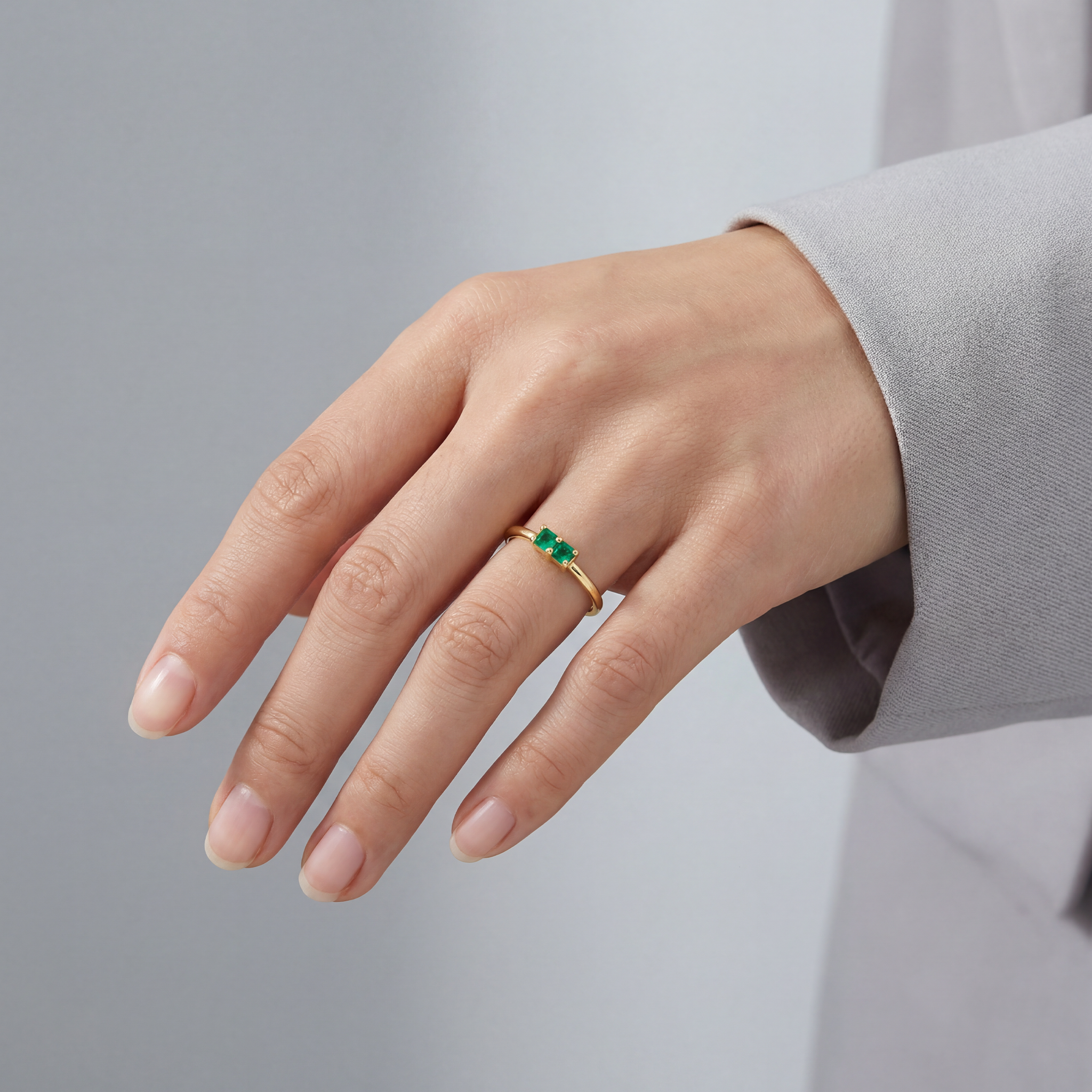 RB Jewelry Twin Band Ring - two green stone gold ring side view